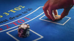 Antarmuka permainan The Great Icescape di aplikasi mobile spinbet99 menampilkan gulungan slot dan simbol es